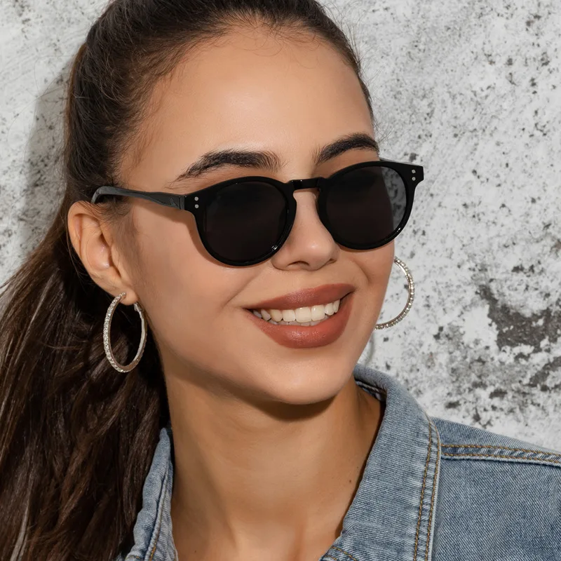 Men'S Accessories In The 90S - Fashion Rivet Green Round Sunglasses Women