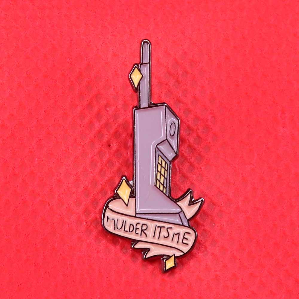 Men'S Accessories In The 90S - Mulder it's me enamel pin vintage