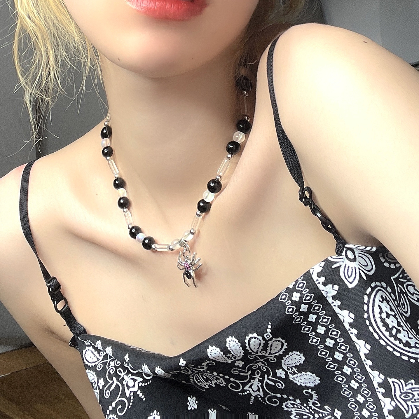 Gothic Vintage Y2K Red Glass H - Men'S Accessories In The 90S 评论和价格